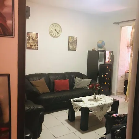 Entire Flat To Chill In Apartment *