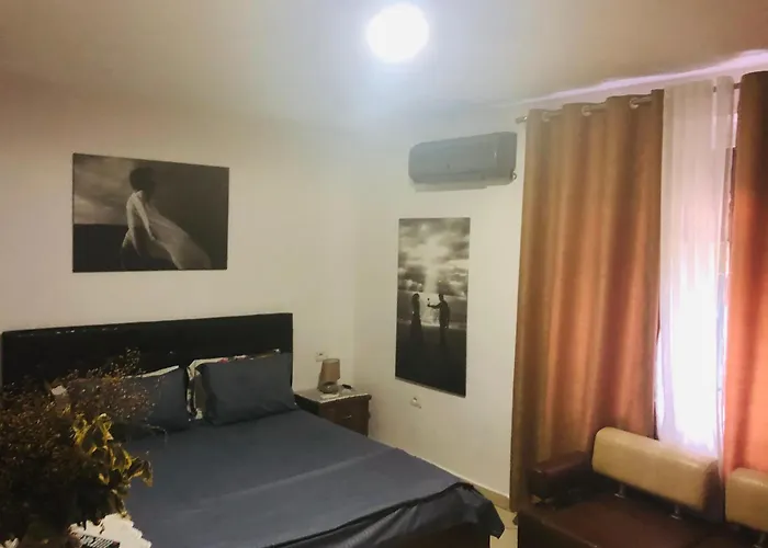 Entire Flat To Chill In Apartment *